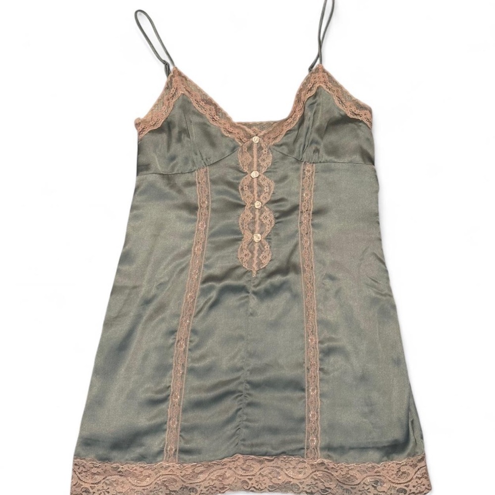 Elegant Lace Trim Satin Chemise